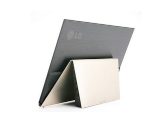 Illustration for article titled LG Says 40-inch OLED HDTVs Are Coming in 2012
